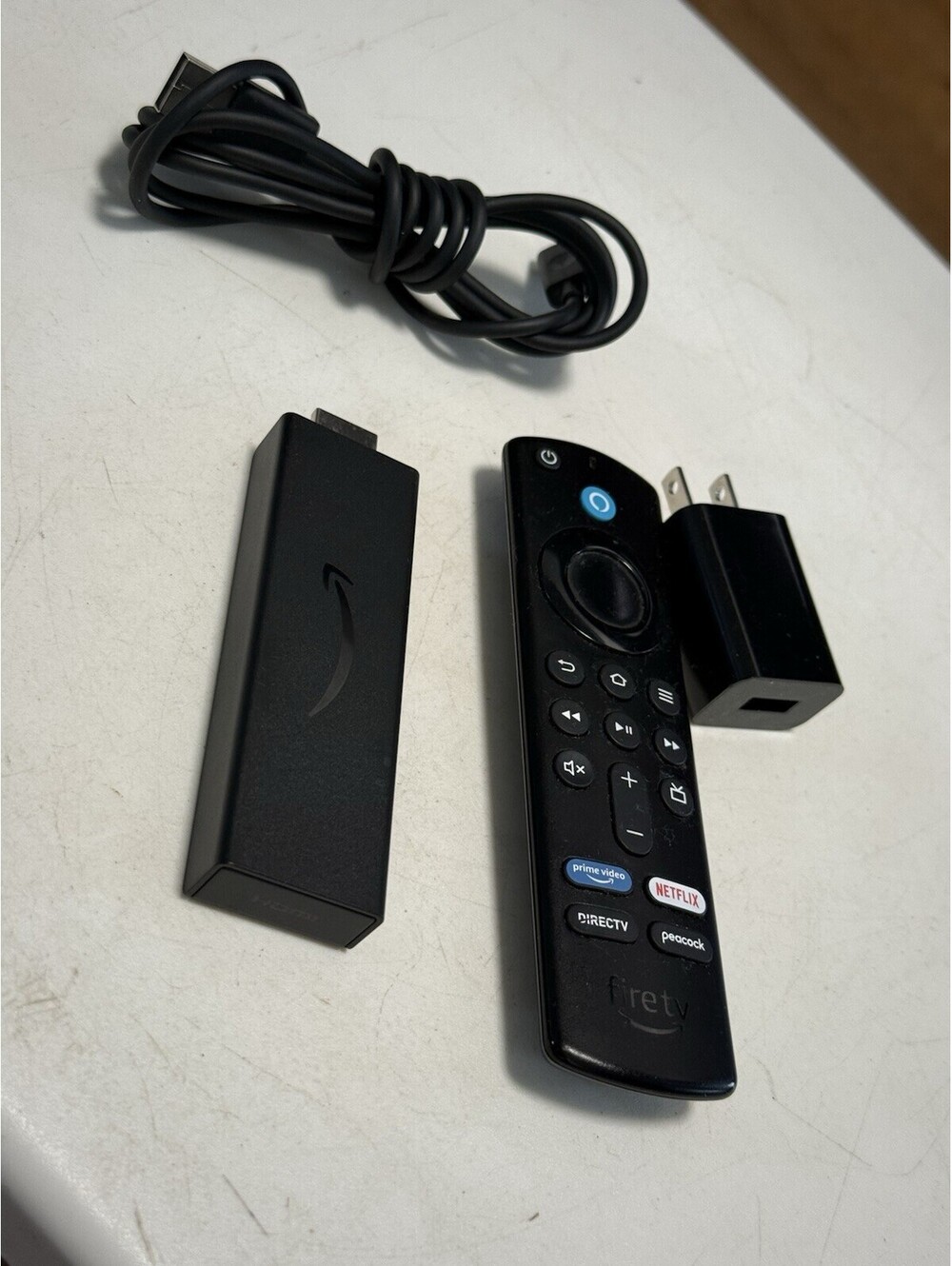 Amazon Fire TV Stick 4K 1st Gen E9L29Y w/ Remote , Good Condition